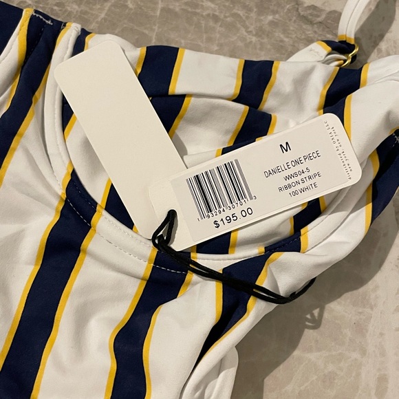 WeWoreWhat Swimsuit DANIELLE One piece - Picture 5 of 5